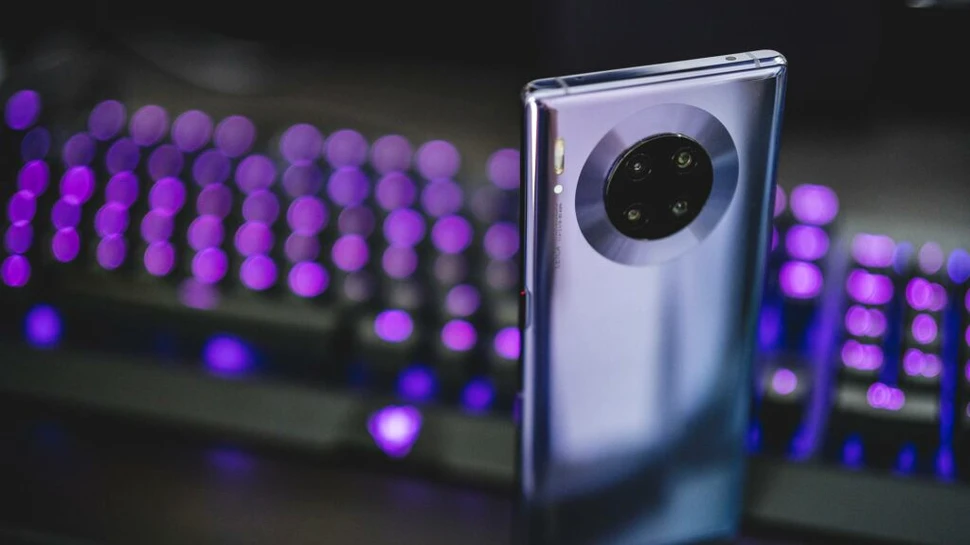 Statele Unite suspectează Huawei de colectarea informaţiilor secrete despre baze militare
