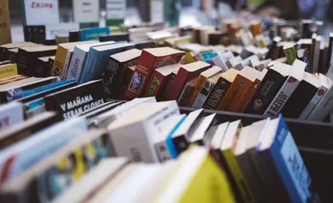 Care sunt cele mai vândute cărţi în prima jumătate a acestui an. În top 10 sunt şi trei autori români