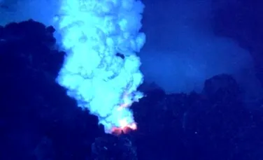 Cea mai profunda eruptie vulcanica submarina a fost filmata