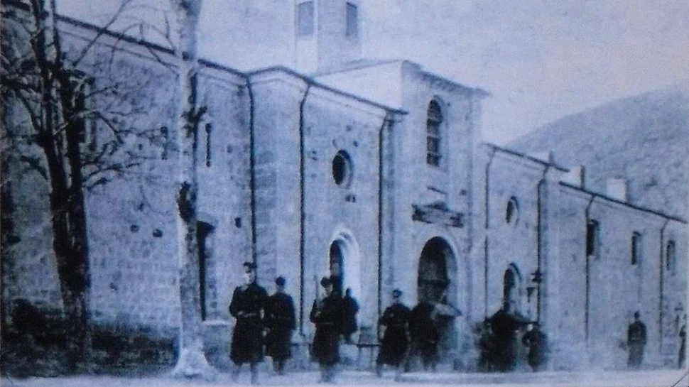 Sfinţii de pe strada Crizantemelor, deţinuţii politici bolnavi de tuberculoză. Un reportaj realizat de istoricul Marius Oprea