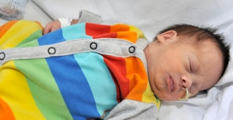 Salvare miraculoasă: un băieţel născut prematur a fost readus la viaţă, după ce a petrecut aproape un sfert de oră fără să respire