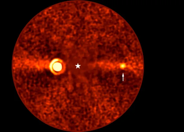 Astronomii au observat cea mai slabă exoplanetă văzută vreodată de pe Pământ, după un deceniu în care a „stat ascunsă”