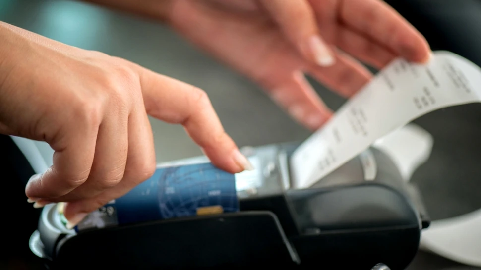 Bonurile de casă de la magazin ne pot pune în pericol sănătatea: ce compus periculos pot conţine?