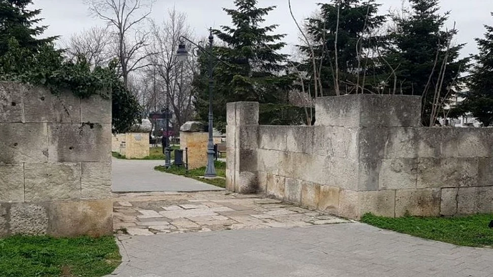 Parcul Arheologic din Constanța, scenă pentru actorii Teatrului de Stat. 150 de locuri vor fi amenajate