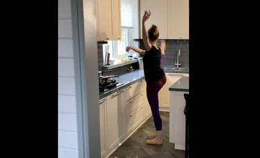 Lecţie de muncit prin casă, în paşi de dans, de la balerinii ruşi – VIDEO