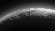 O semnătură chimică necunoscută a fost detectată pe Pluto și pe Titan