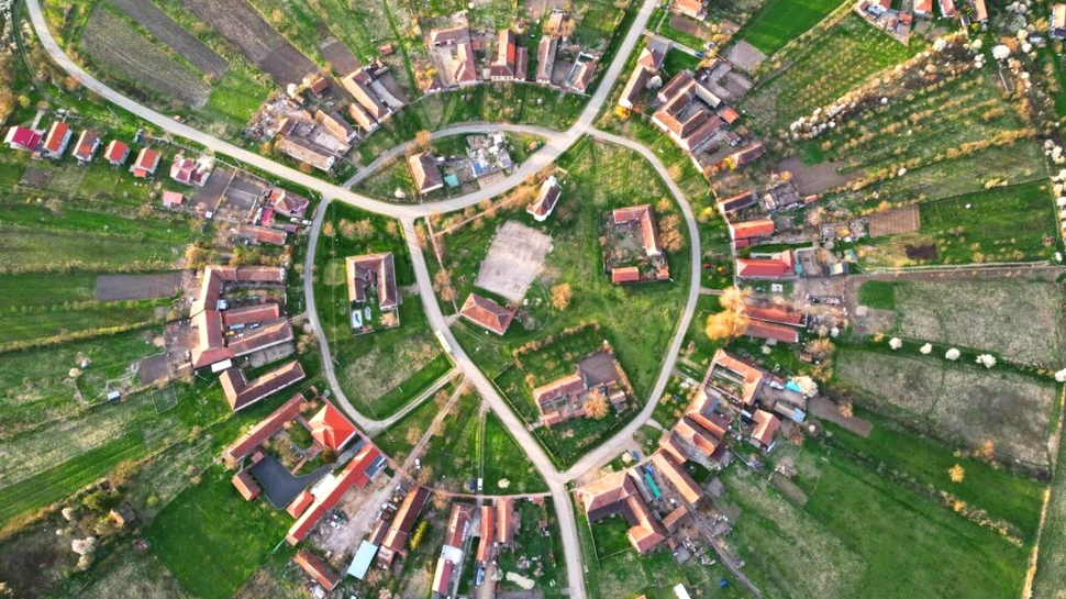 Test de cultură generală. Care este singurul sat circular din România?