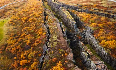 Este Pământul singura planetă din Sistemul Solar cu plăci tectonice?