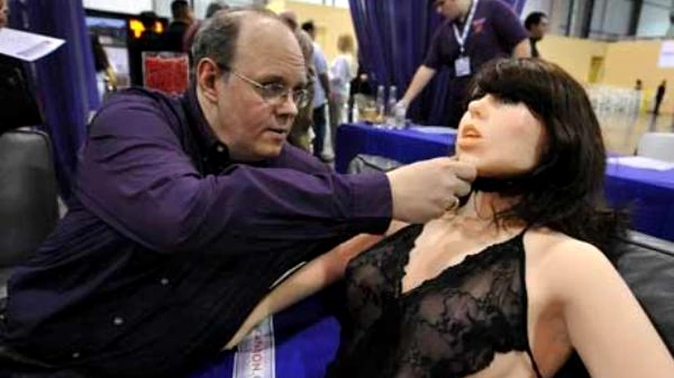 Roxxxy, primul robot programat sa faca sex