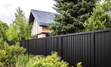 Șipca metalică înlocuiește lemnul în proiectele moderne: rapid, curat și fără retururi (P)