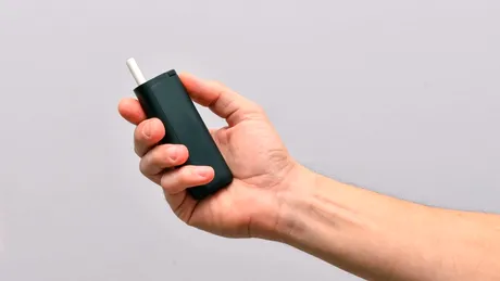 Fumezi tutun încălzit? Iată ce le face vaselor de sânge chiar și o singură țigară!