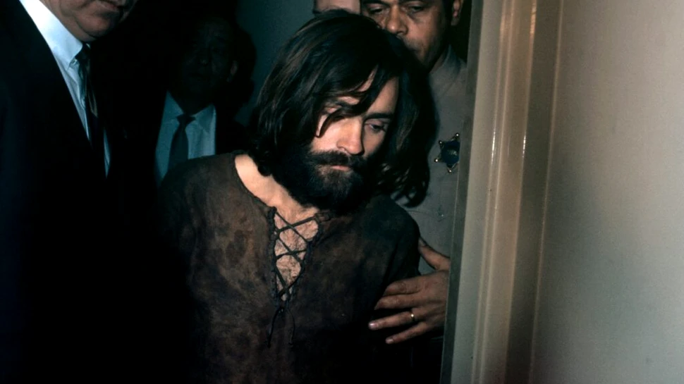Charles Manson, copil infractor, adult criminal 