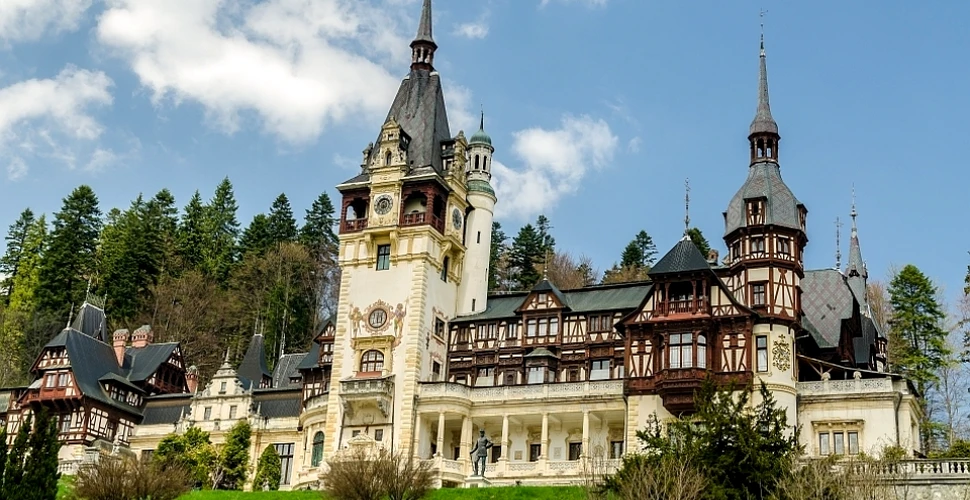 Statul român vrea să cumpere Castelul Peleş şi aşteaptă o propunere financiară de la Casa Regală
