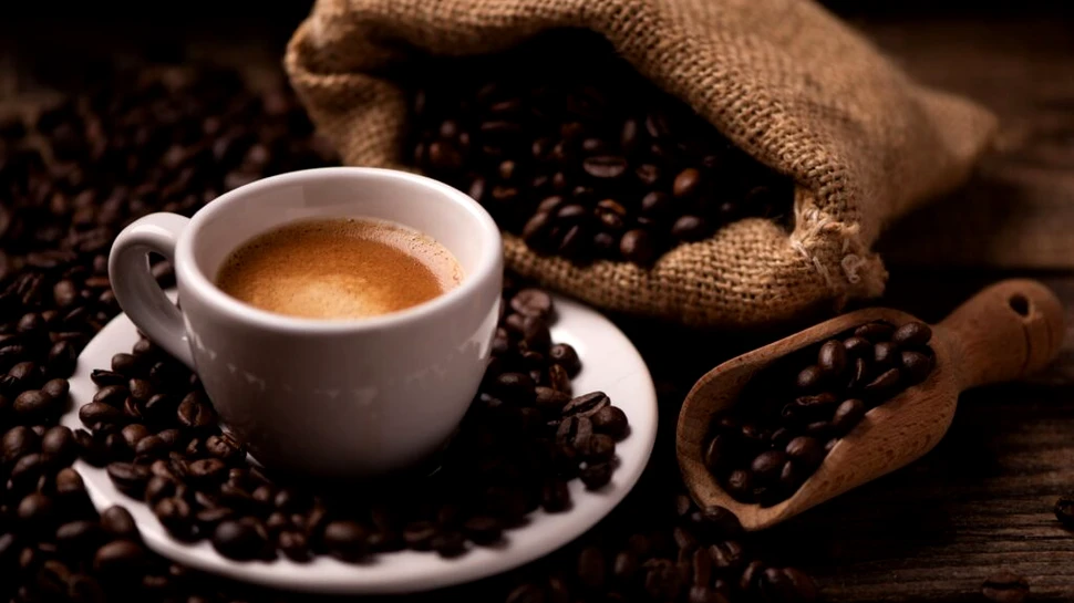 Cafeaua poate îmbunătăți performanțele cognitive chiar și fără cofeină