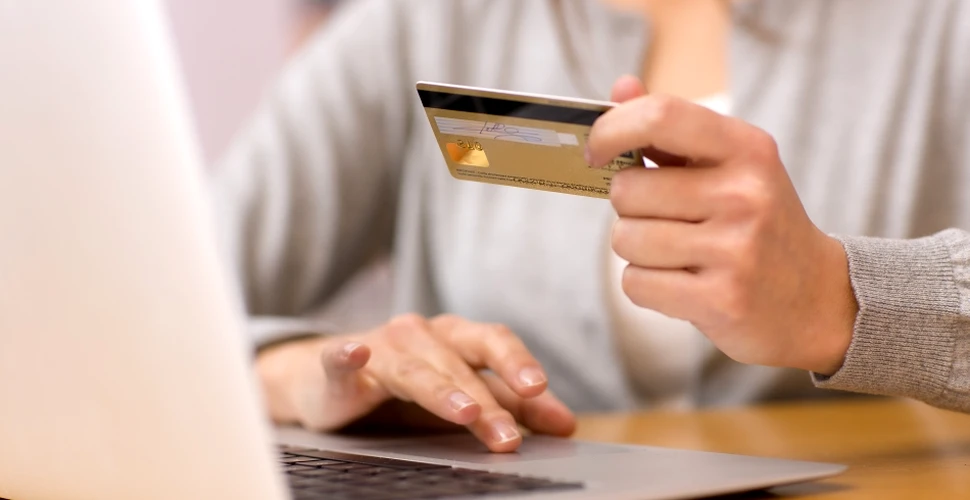 Cât de des fac românii cumpărături online? Rezultatele unui studiu