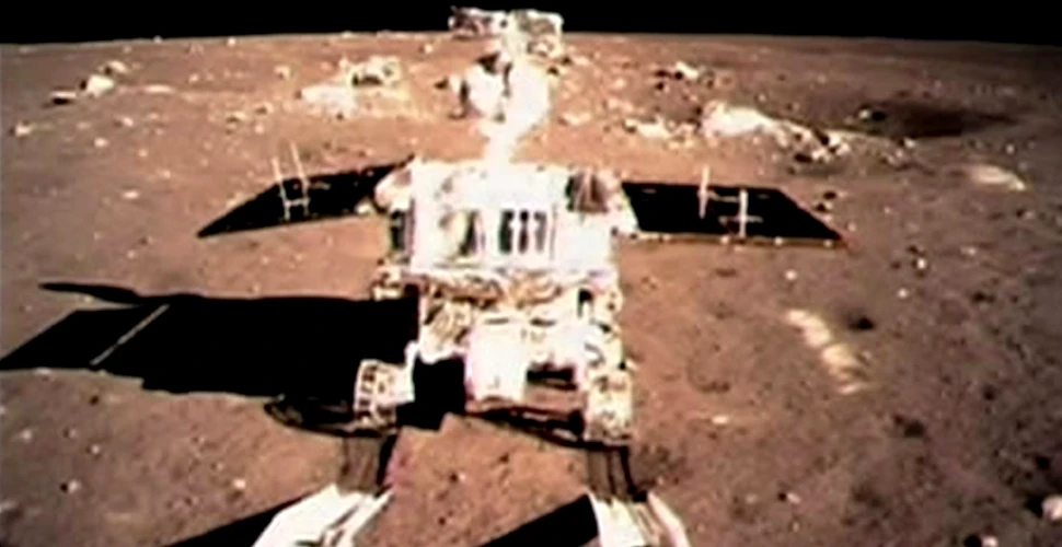 Roverul lunar chinez „şi-a recăpătat cunoştinţa”; internauţii chinezi speră într-un miracol