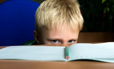 Cercetătorii s-au întrebat cum este cel mai bine să crești un copil talentat. Iată ce răspuns au găsit!