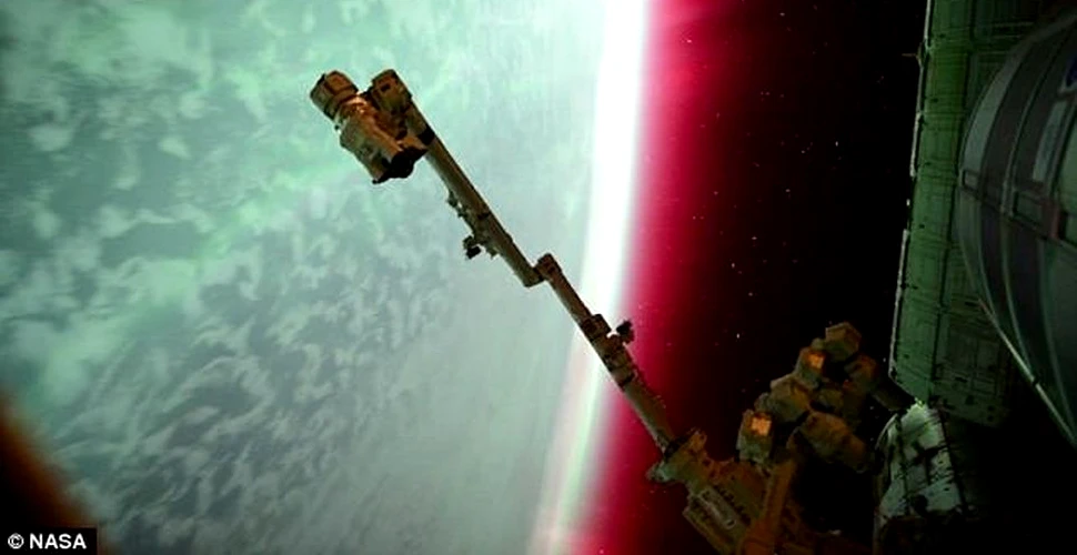 Imaginea incredibilă cu aurora boreală suprinsă de un astronaut de pe Staţia Spaţială Internaţională – FOTO