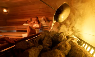 Sauna în timpul caniculei: poate pregăti organismul pentru căldură?