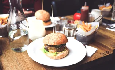 Gustarea ”sănătoasă” care este de fapt o bombă calorică: face cât 3 hamburgeri