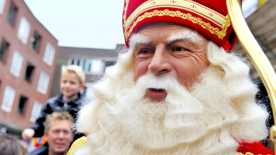 Moș Nicolae, protectorul copiilor și inspirația pentru un alt bătrân aducător de daruri