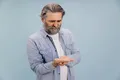 Fumătorii au un risc mai mic de Parkinson și nimeni nu a știut până acum de ce