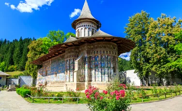 Acum 537 de ani începea construirea „Capelei Sixtine a Estului”. Străinii au rămas uimiţi de frumuseţea acestei mănăstiri româneşti