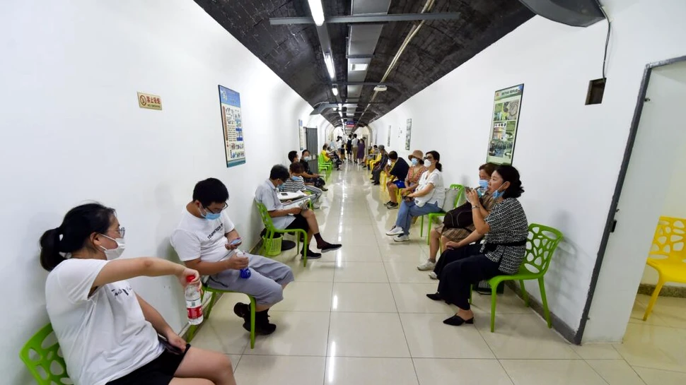 Caniculă extremă în China. Acoperișurile se topesc, drumurile se deformează din cauza căldurii