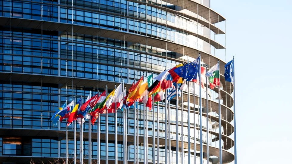 Planul UE de a opri dezinformarea în mediul online cu ajutorul ştirilor false, înaintea scrutinului european