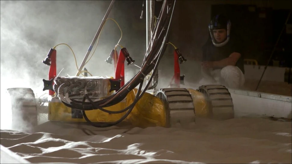 Roverul-prototip VIPER este testat de NASA, deși lansarea a fost amânată