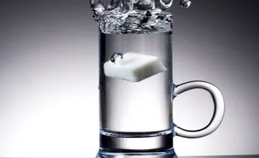 Persoanele care beau mai multă apă consumă mai puţin zahăr, sare şi grăsimi saturate