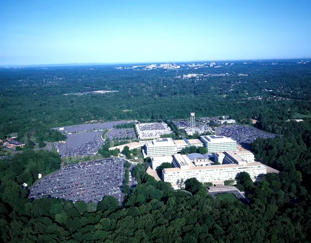 Vedere aeriană a sediului central al CIA din Langley, statul american Virginia.