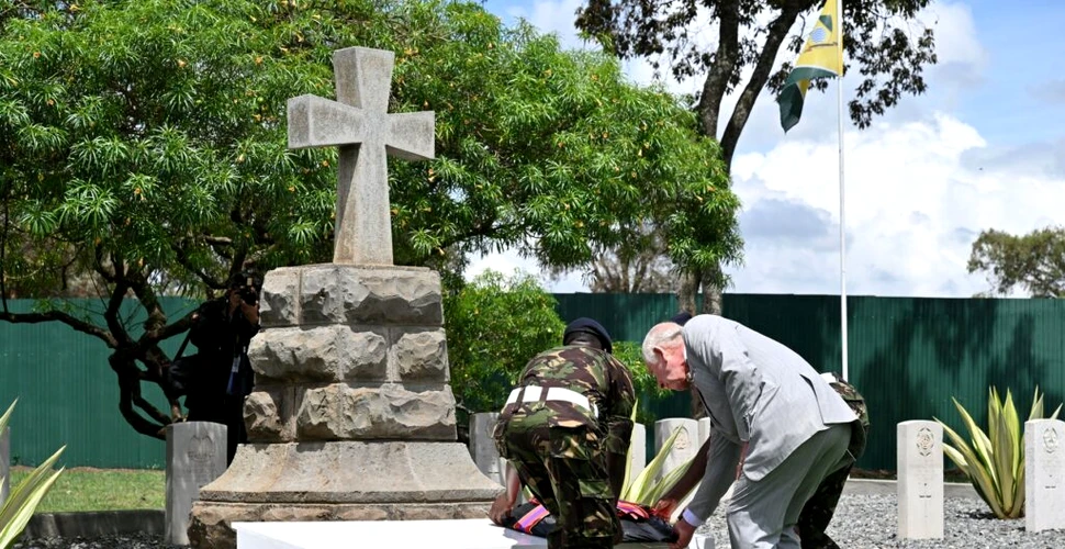 Regele Charles al III-lea, aproape să cadă în timpul vizitei la un cimitir din Kenya