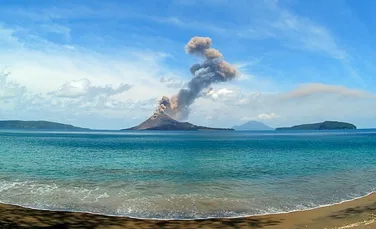 Cel mai mare vulcan cunoscut este pe cale sa erupa din nou (FOTO)