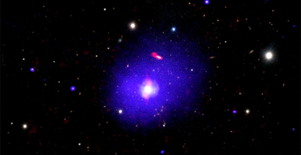 O gaură neagră supermasivă se rotește mai încet decât se așteptau astronomii. Care ar putea fi cauza?