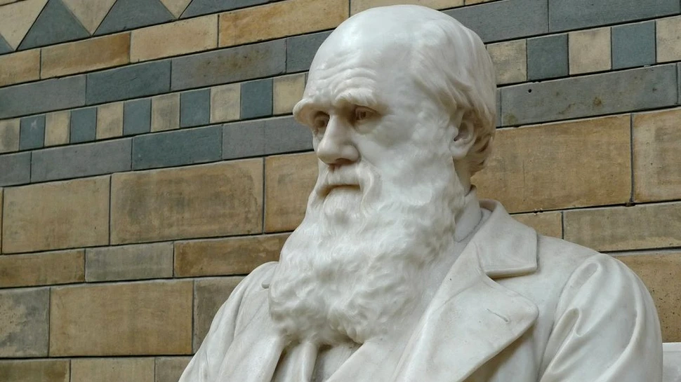 Un microscop dăruit de Charles Darwin fiului său va fi scos la licitație