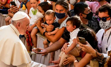 15 fapte mai puțin cunoscute despre Papa Francisc. A fost bodyguard, ar fi botezat extratereștrii, se deghiza și ieșea noaptea pe străzi