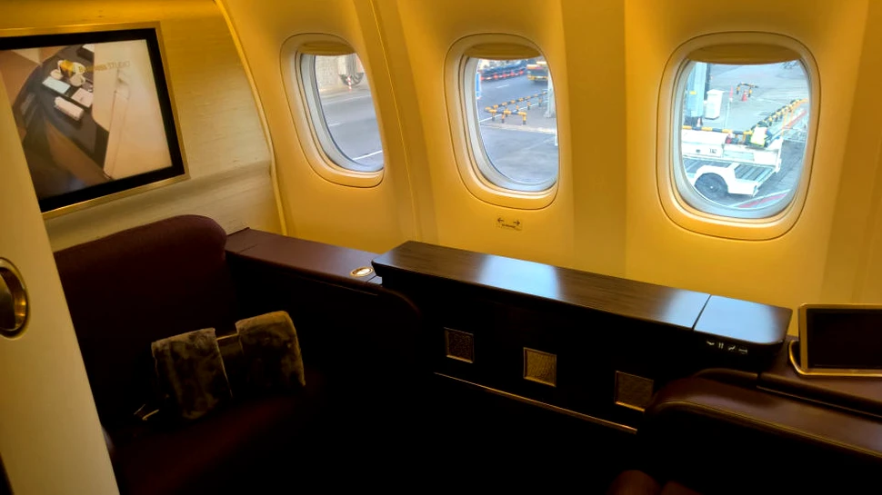 Cea mai scumpă călătorie cu avionul din lume. Un zbor doar dus costă 38.000 de dolari. Ce se oferă pentru această sumă – FOTO+VIDEO