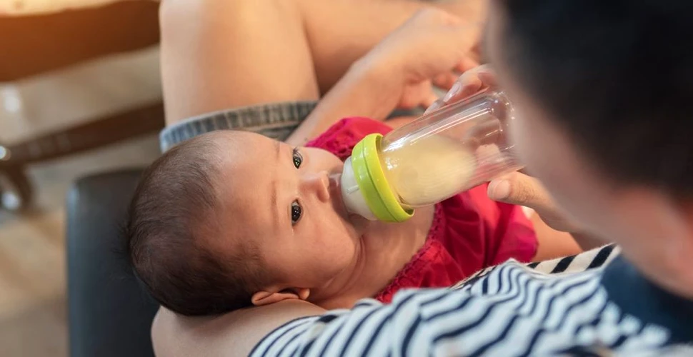 Oamenii de știință au creat primul lapte matern uman din celule cultivate în laborator