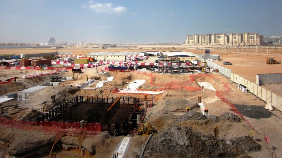 Ce se întâmplă cu fantasticul proiect al „oraşului cu zero deşeuri” – Masdar City? (VIDEO)