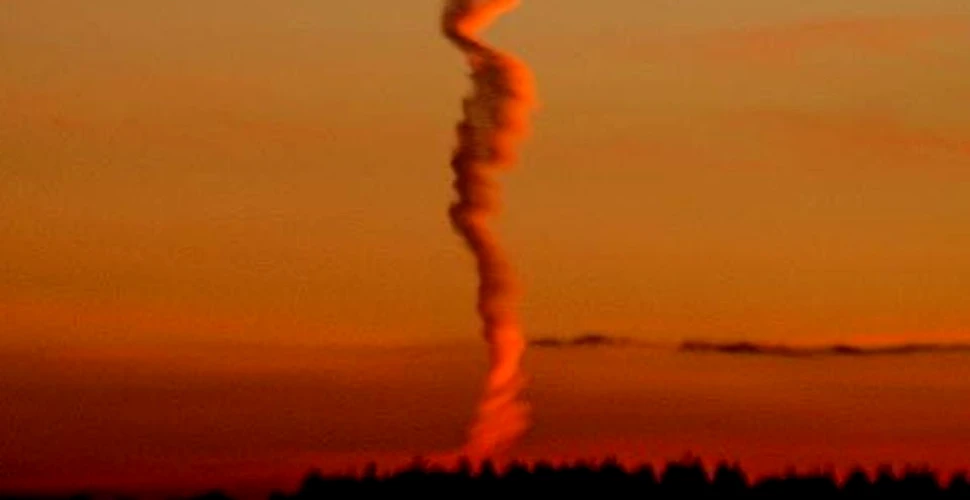Un nor ciudat în formă de spirală provoacă nedumerire