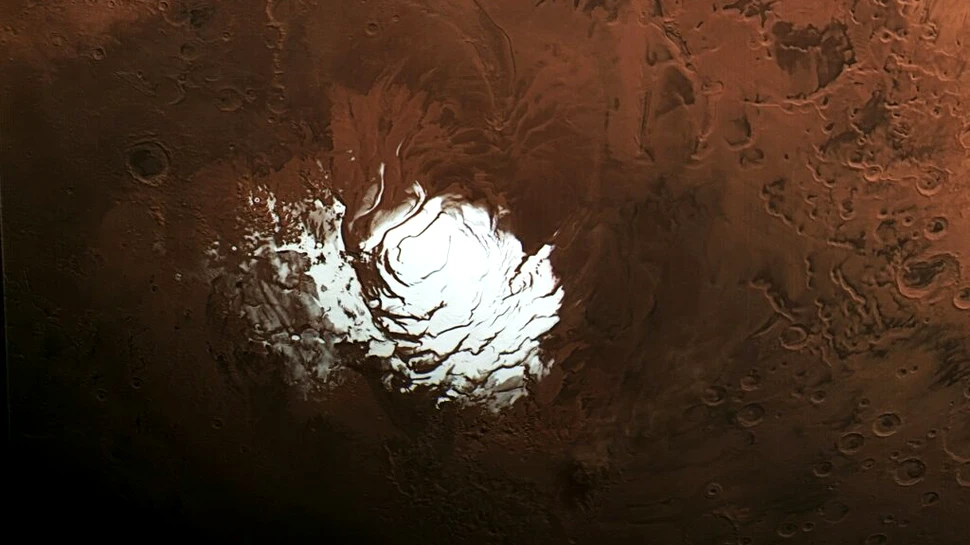 Astronomii au descoperit noi dovezi ale apei lichide sub calota polară sudică a lui Marte