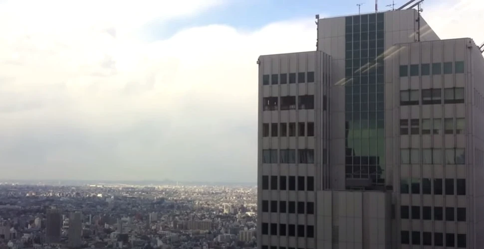 Cum se clatină zgârie-norii din Japonia la un cutremur de 9 grade pe scara Richter (VIDEO)