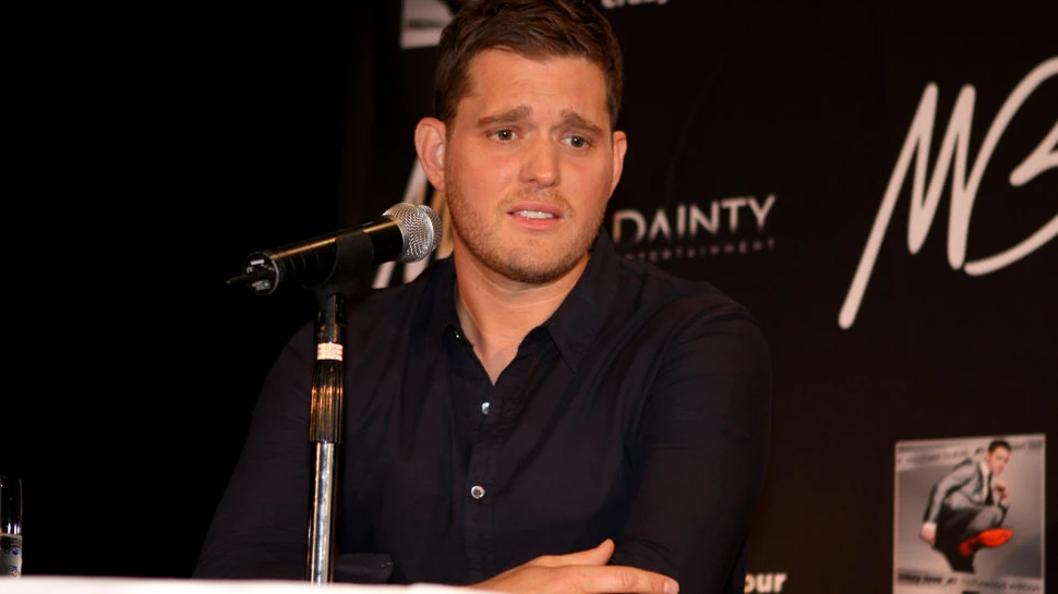 Fiul de numai trei ani al unui celebru cântăreţ a fost diagnosticat cu cancer