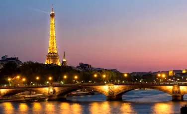 O bucată din Turnul Eiffel, scoasă la licitaţie. Care e preţul de pornire