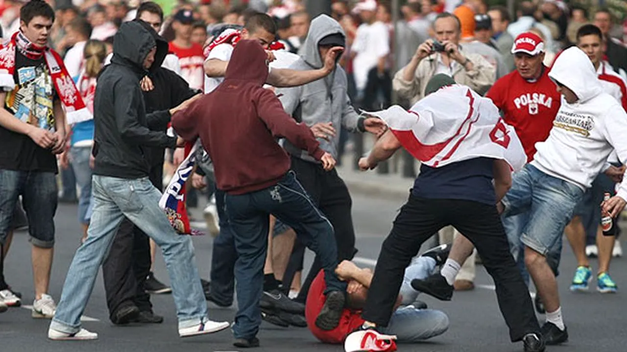 2-supportersfight 