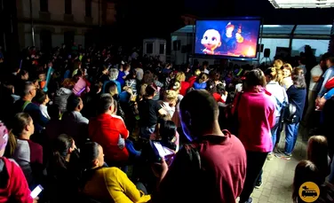 Cinemobilul, caravana de proiecţii de filme, unică în România, a fost lansată de un tânăr clujean