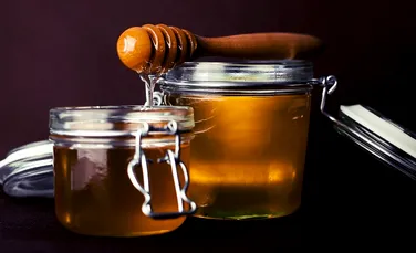 Veste îngrijorătoare pentru consumatorii de miere: trei sferturi din aceasta conţine o toxină periculoasă, conform unui studiu de amploare. Ce concentraţie se găseşte în mierea din România