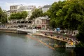 După ce a fost interzis timp de peste 100 de ani, parizienii pot în sfârșit să înoate în Sena