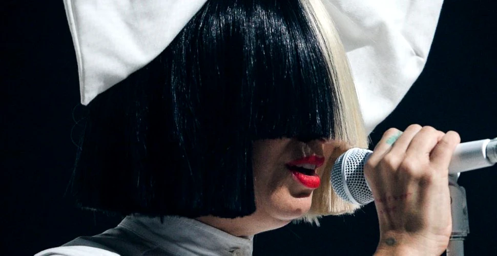 Maladia neurologică rară de care suferă cântăreaţa Sia